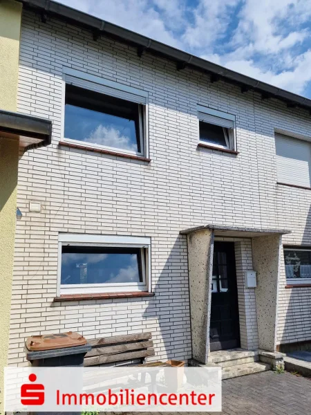 Titelbild - Haus kaufen in Recklinghausen - 11411 - Reiheneigenheim mit Potential für Handwerker!