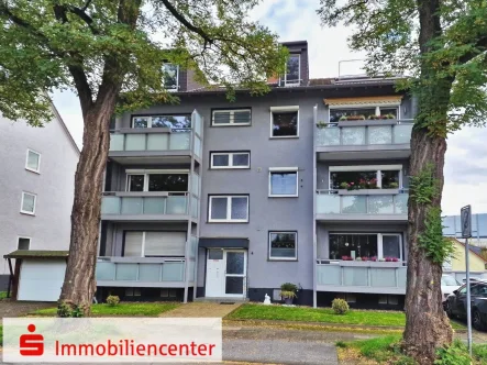 Titelbild - Wohnung kaufen in Recklinghausen - Modernisierte 2 1/2 Raum Wohnung (1.OG) mit Balkon