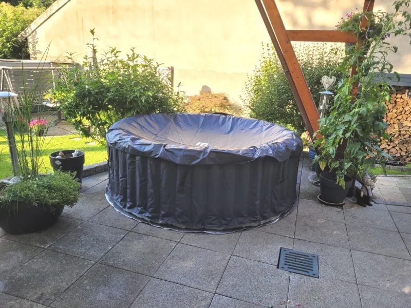 Der Whirlpool auf der Terrasse