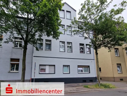 Titelbild - Haus kaufen in Recklinghausen - 11159 - Mietertragreiches  8-Familienhaus mit 5 Garagen