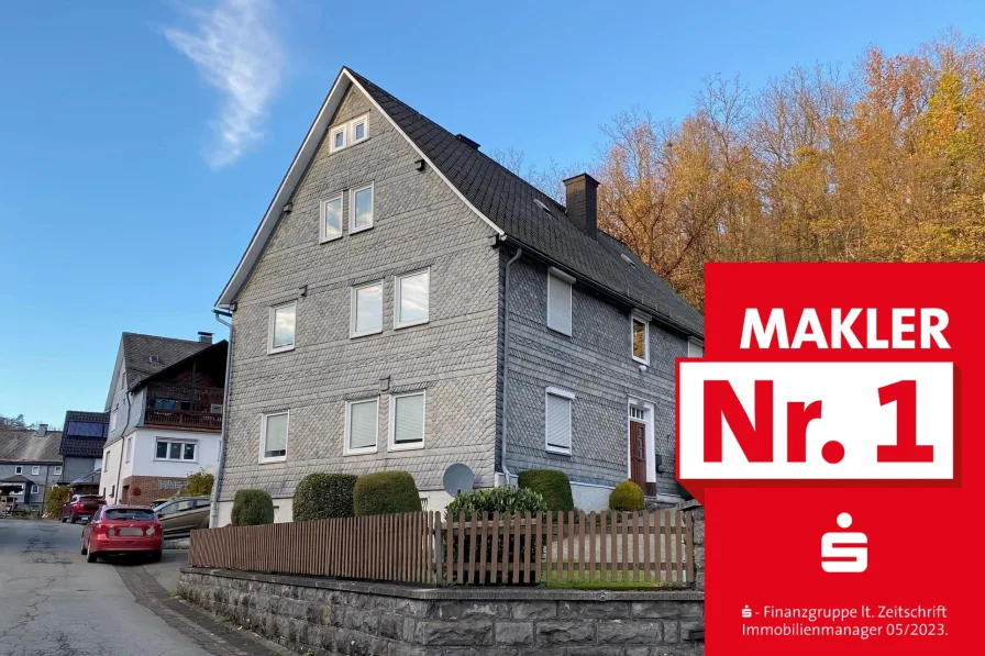 Straßenansicht - Haus kaufen in Bad Berleburg - Historisches Wohnhaus in zentraler Lage