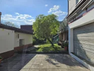 Terrasse hinter dem Haus