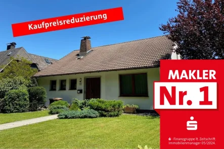 Straßenansicht - Kaufpreisreduzierung! - Haus kaufen in Bad Berleburg - ++KAUFPREISREDUZIERUNG++ Ruhig gelegen und doch zentral! Wohnhaus mit Anbau und vielen Möglichkeiten