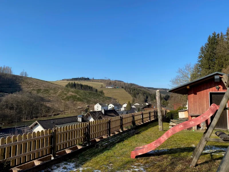 Ausblick vom Grundstück oberhalb des Wohnhauses