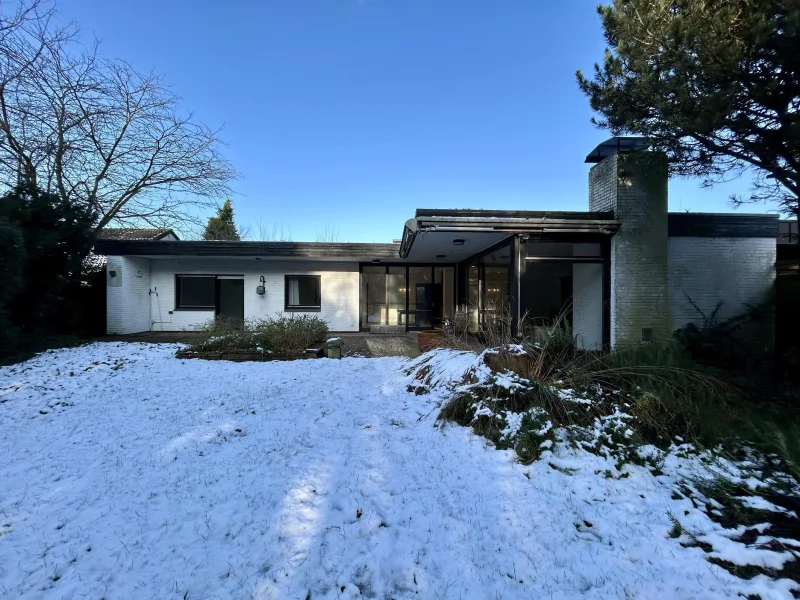 Rückansicht - Haus kaufen in Bocholt - Toller Bungalow mit viel Potential & großem Grundstück 