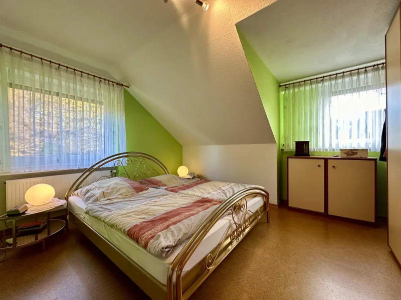 Schlafzimmer 1