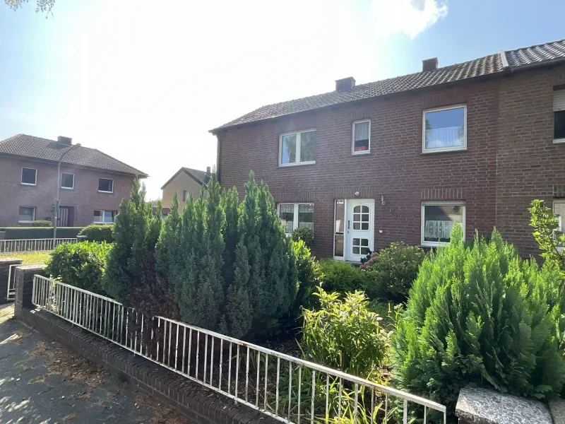 Straßenansicht