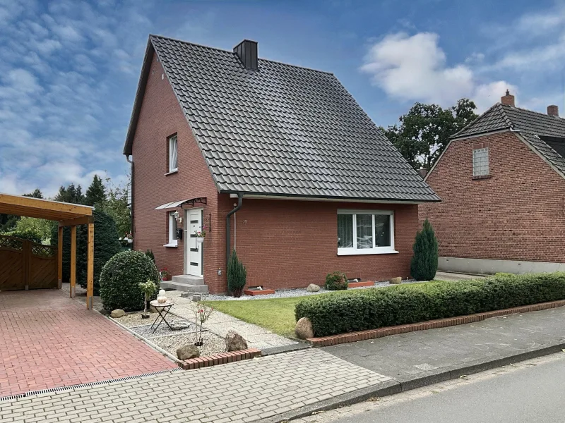 Straßenansicht - Haus kaufen in Rheine - Gute Wohnlage, umfangreich renoviert