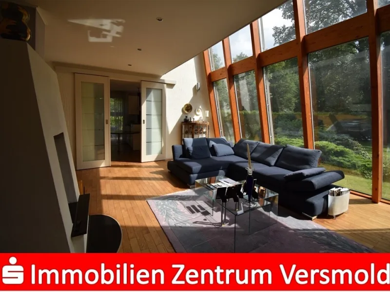 Wohnzimmer  - Haus kaufen in Versmold - Besondere Immobilie mit rundem Gründach 