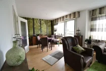 Wohnzimmer mit Essbereich - Wohnung 1. OG 