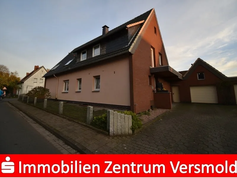 Straßenansicht  - Haus kaufen in Versmold - Großzügig in ruhiger Wohnlage 