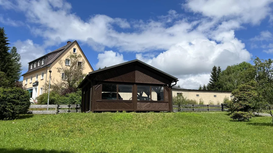 Blick zum Carport