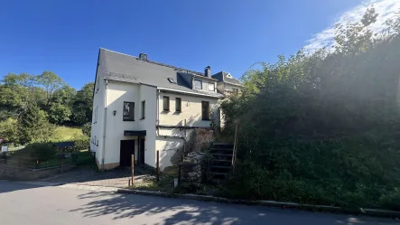  - Haus kaufen in Grünhainichen - Günstiges Haus zum Sanieren