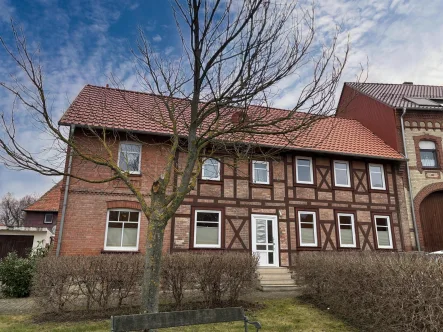 Hausansicht - Haus kaufen in Groß Quenstedt - Einziehen und Wohlfühlen