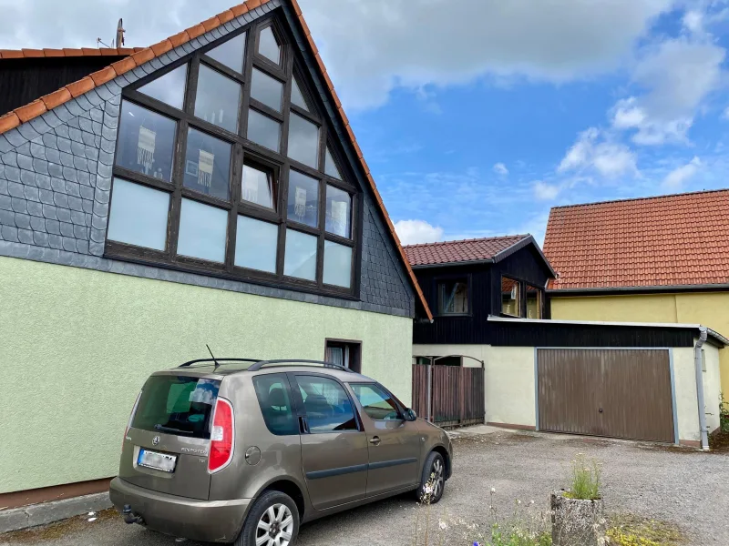 Hausansicht / Garage