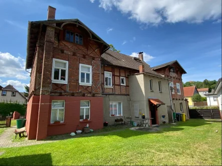 Rückansicht - Haus kaufen in Harzgerode - Großzügiges Anwesen im Fachwerkstil