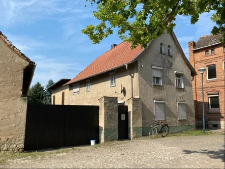 Außenansicht - Haus kaufen in Hedersleben - Landliebe pur – Ihr Platz für neue Ideen