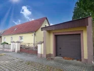 Foto-Straßenansicht und Garage