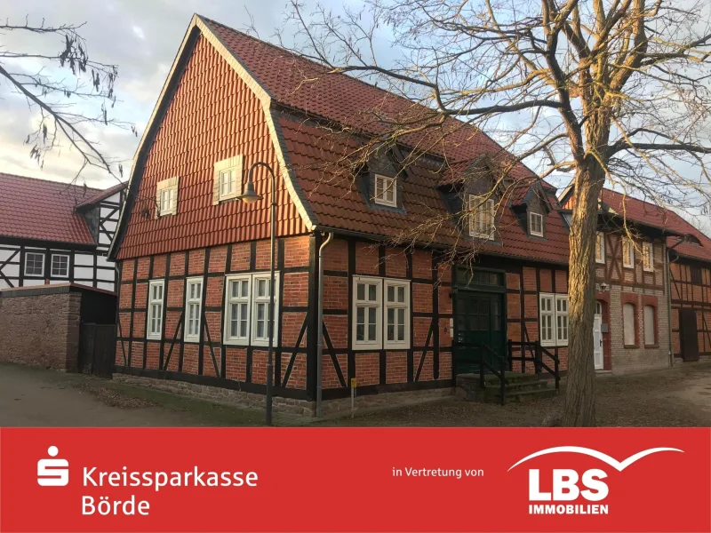 Straßenansicht - Zinshaus/Renditeobjekt kaufen in Calvörde - Mehrfamilienhaus mit 4 Wohneinheiten