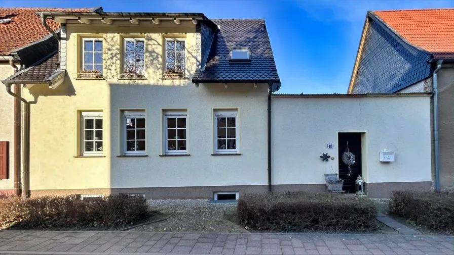 Vorderansicht - Haus kaufen in Kroppenstedt - Suchen Sie Ihr Familienglück?