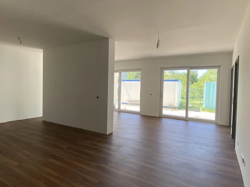 Wohnung_1_WohnEssbereich - Wohnung mieten in Döbeln - Gemütliche 4-Raum-Wohnung mit eigener Terrasse