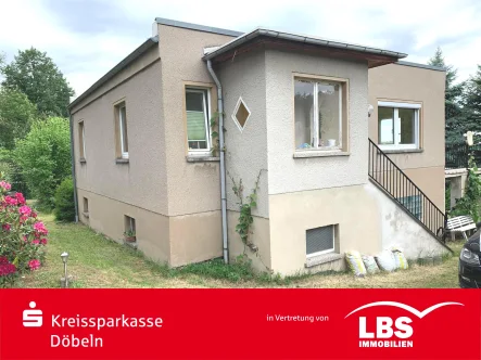 Hausansicht - Haus kaufen in Döbeln - Unterkellertes EFH im Bungalowstil in bester Wohnlage