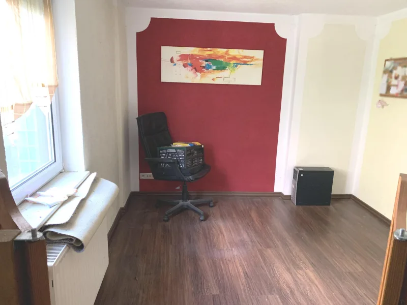 OG-Kinderzimmer/ Büro