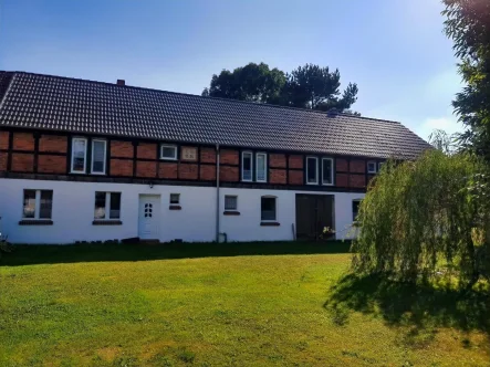 Frontansicht - Haus kaufen in Osterburg - Modernes Wohnen in historischem Ambiente