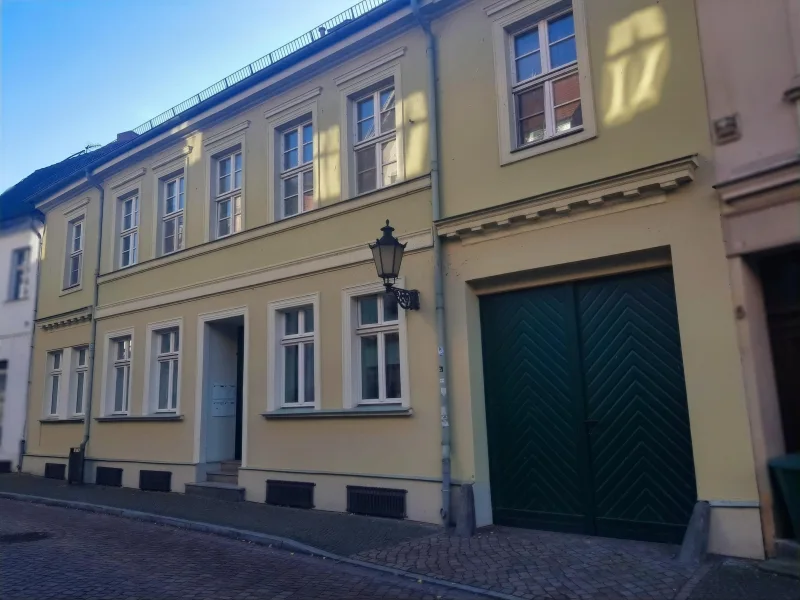 Mehrfamilienhaus - Haus kaufen in Havelberg - Saniertes Anlageobjekt in zentraler Lage