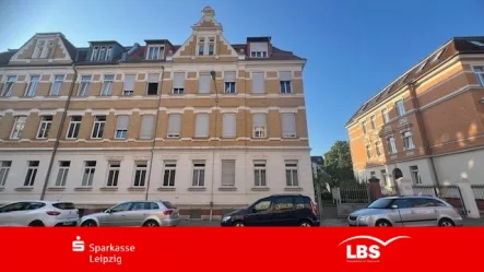 Straßenansicht - Wohnung kaufen in Leipzig - Zeitlose Eleganz im Herzen des Viertels!