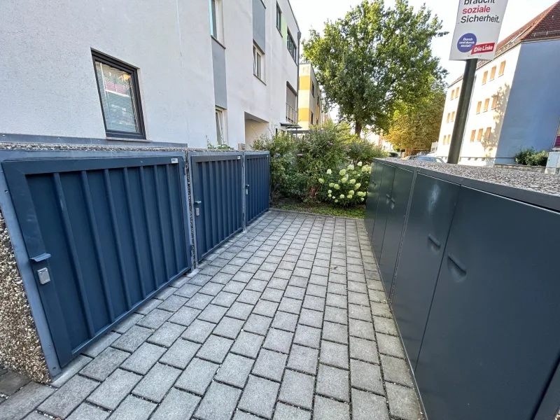 Fahrradcarports und Müllboxen