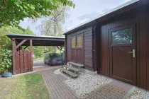 Schuppen mit Carport