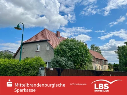 Außenansicht - Haus kaufen in Brieselang - Teilsaniertes Landhaus mit Scheune