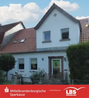 Straßenansicht - Haus kaufen in Mühlenbeck - Doppelhaushälfte am Tegeler Fließ!