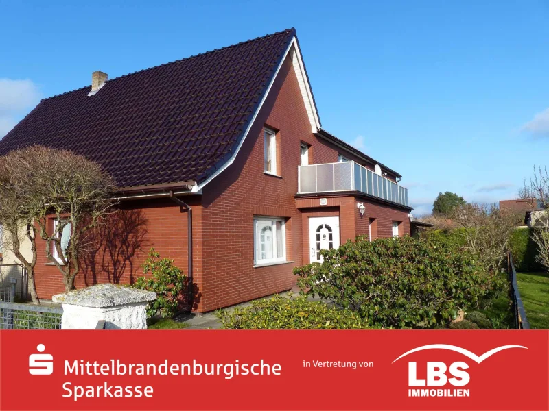 Straßenansicht - Haus kaufen in Leegebruch - Viel Wohnfläche in verklinkerter Doppelhaushälfte!