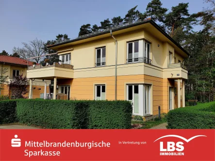 Frontansicht - Wohnung kaufen in Potsdam - Vier Zimmer, Terrasse und Stellplatz im Grünen