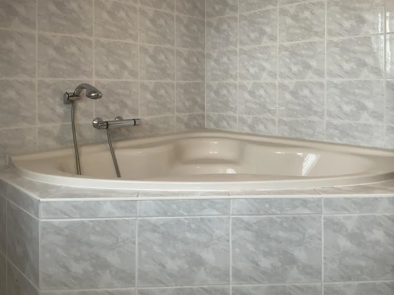 Badewanne im OG