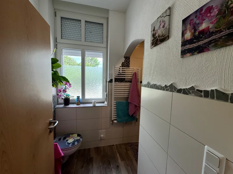 Badezimmer Wohnung rechts EG