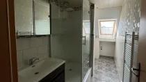 Badezimmer-Wohnung links OG