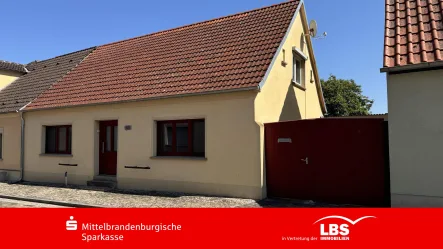 Vorderansicht  - Haus kaufen in Ziesar - Ihr neues Zuhause 