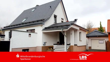 Frontansicht - Haus kaufen in Panketal - Verbinden Sie Familie und Arbeit!