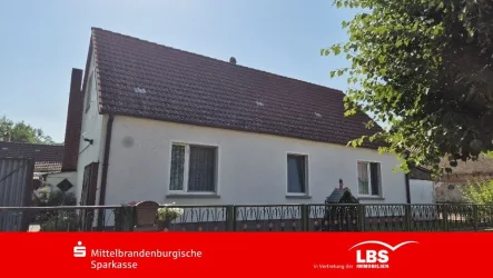 Straßenansicht - Haus kaufen in Stechlin - Einfamilienhaus im Ruppiner Seenland!