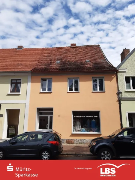 Gebäudeansicht 1 - Haus kaufen in Röbel - Wohn- und Geschäftshaus im Zentrum von Röbel