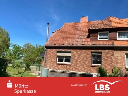 Gebäudeansicht Hofseite - Haus kaufen in Penzlin - Kleines Haus - Familienglück
