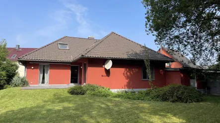 Ansicht Strart - Haus kaufen in Stadt Wehlen - Winkelbungalow in der Sächsischen Schweiz