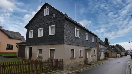 Vorderansicht - Haus kaufen in Weifa - Wohnhaus mit vielen Nutzungsmöglichkeiten