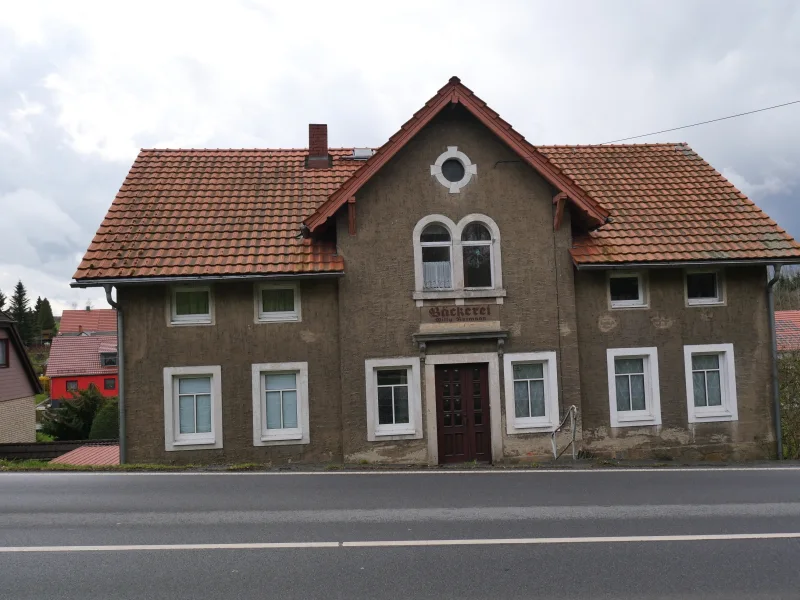 Straßenansicht - Haus kaufen in Stolpen - Denkmalgeschützes Einfamilienhaus in Langenwolmsdorf 