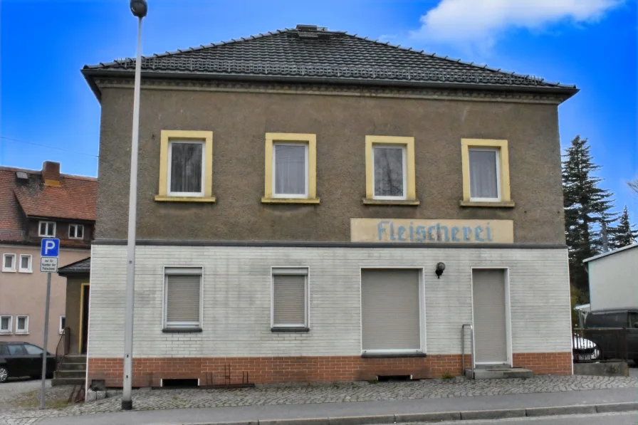 Außenansicht vorderes Gebäude - Sonstige Immobilie kaufen in Frankenthal - Gebäudeensemble im Ortskern von 01909 Frankenthal