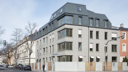 Straßenansicht - Wohnung kaufen in Dresden - Wohnkomfort neuwertig, effizient und smart