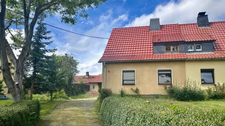 Frontalansicht - Haus kaufen in Dohna - Doppelhaushälfte in Dohna OT Röhrsdorf